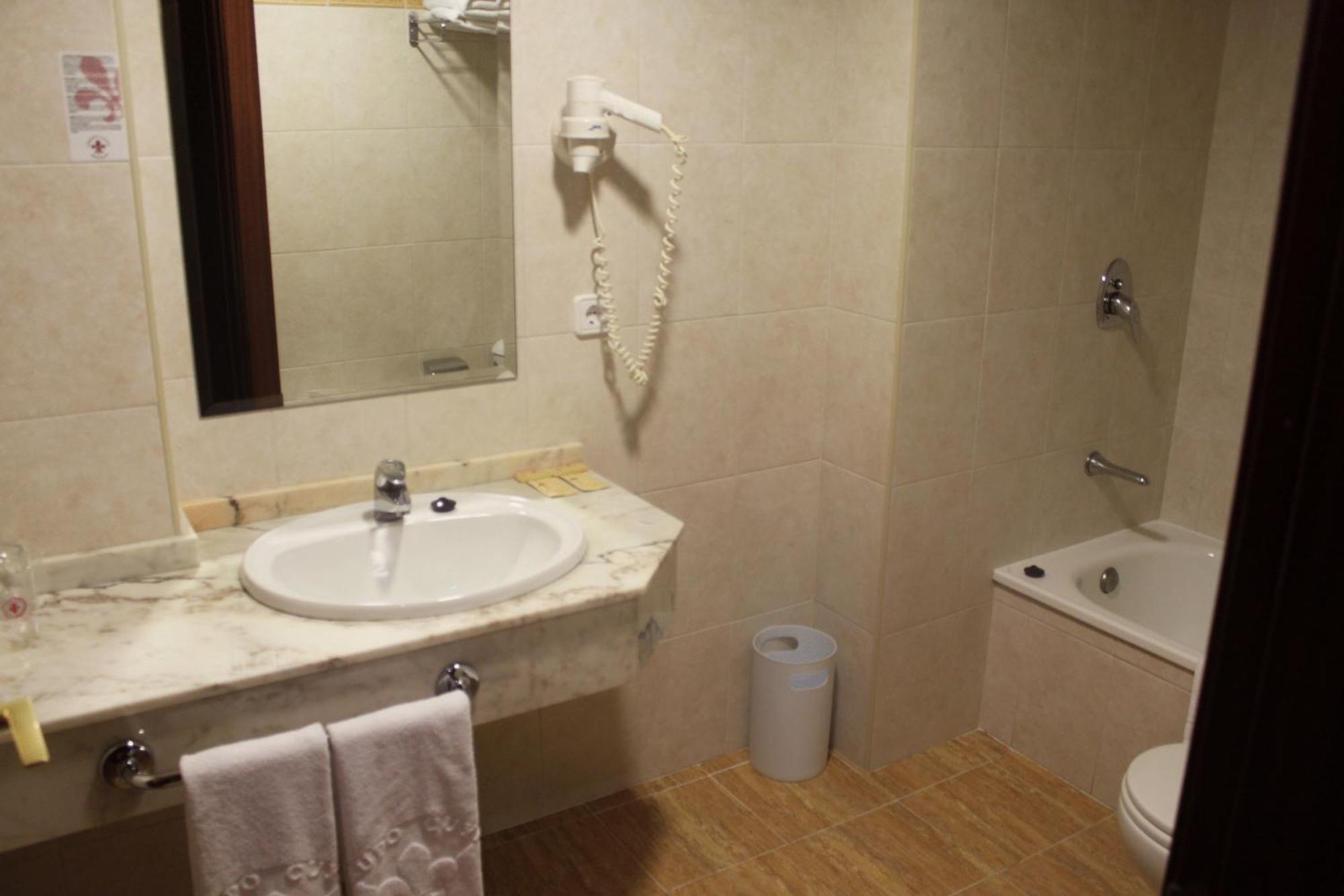 Arbeyal Otel Gijón Dış mekan fotoğraf