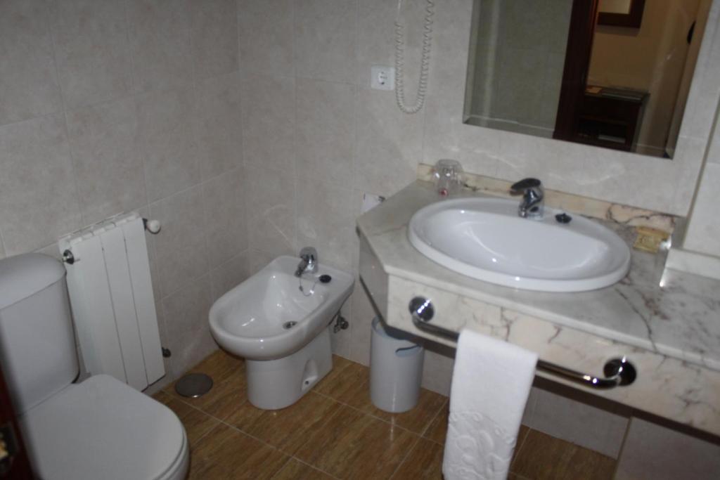 Arbeyal Otel Gijón Oda fotoğraf